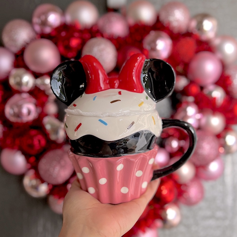 ✨NEW🧁Disney Minnie Mouse Confetti Cupcake Mug🩷